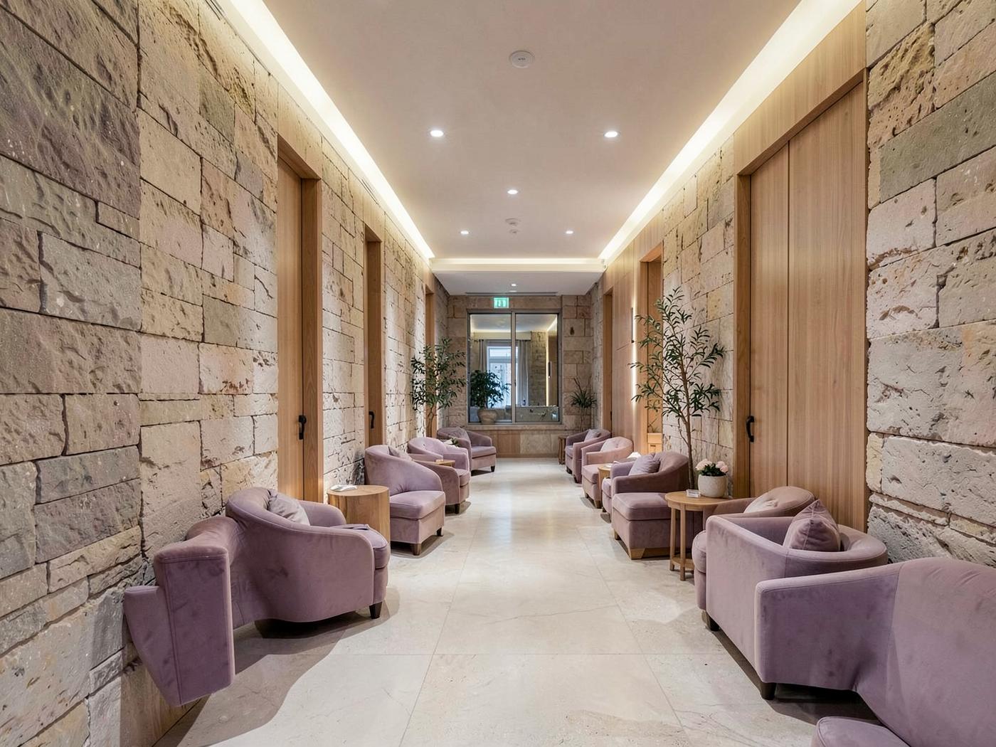 Ήρεμος χώρος spa ξενοδοχείου με ζεστό φωτισμό